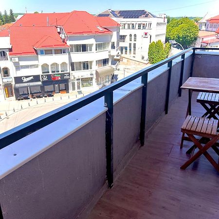 Old Town View- Ultracentral Apartment Тырговиште Экстерьер фото