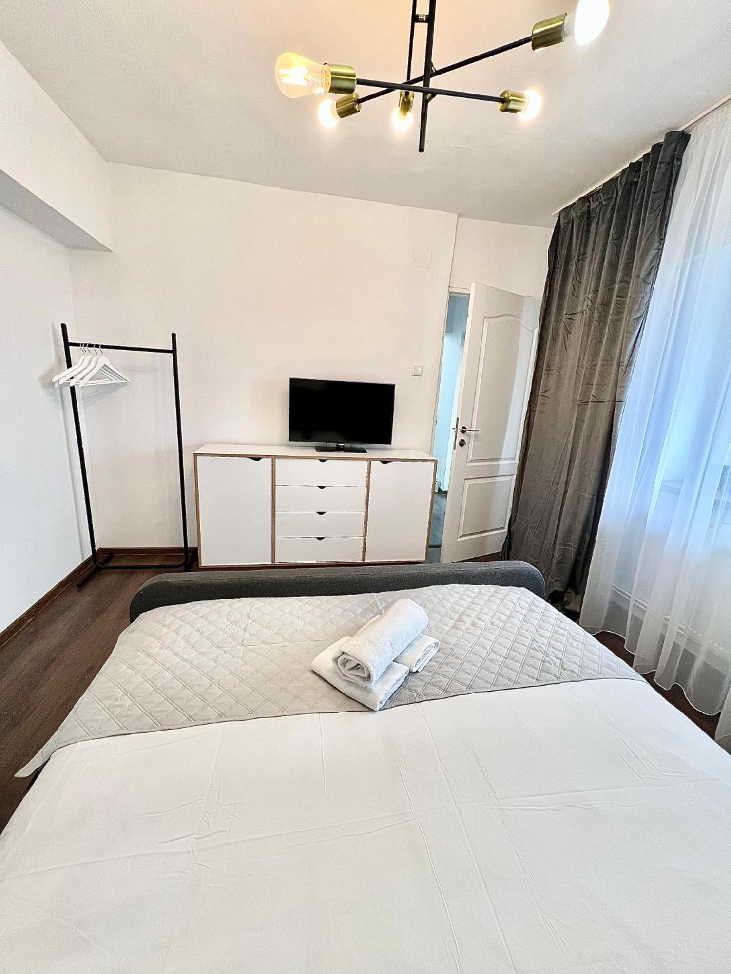 Old Town View- Ultracentral Apartment Тырговиште Экстерьер фото